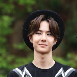 王一愽肯定有背景,背景深厚，成就非凡